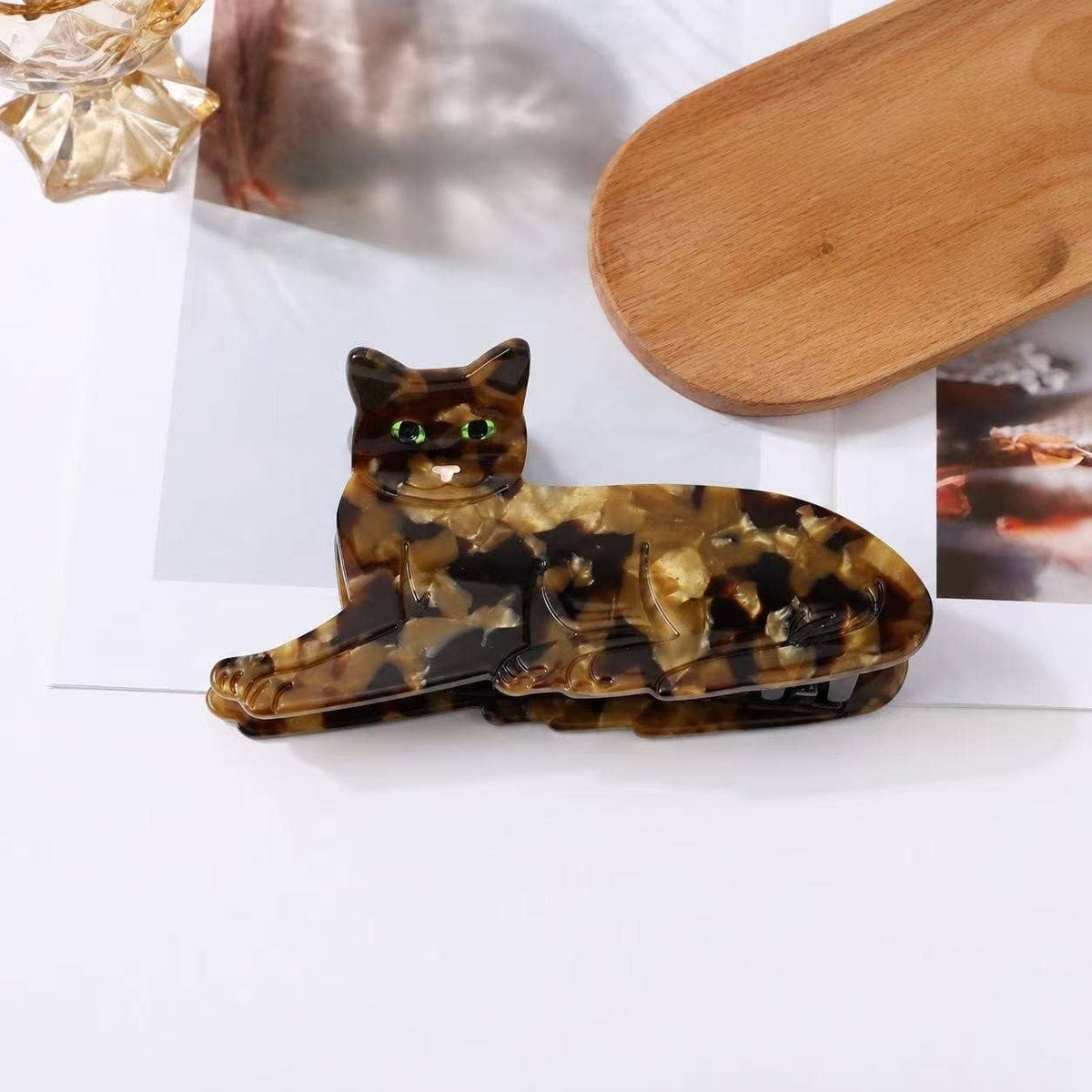Tortoiseshell Reclining Cat Hair Claw Clip