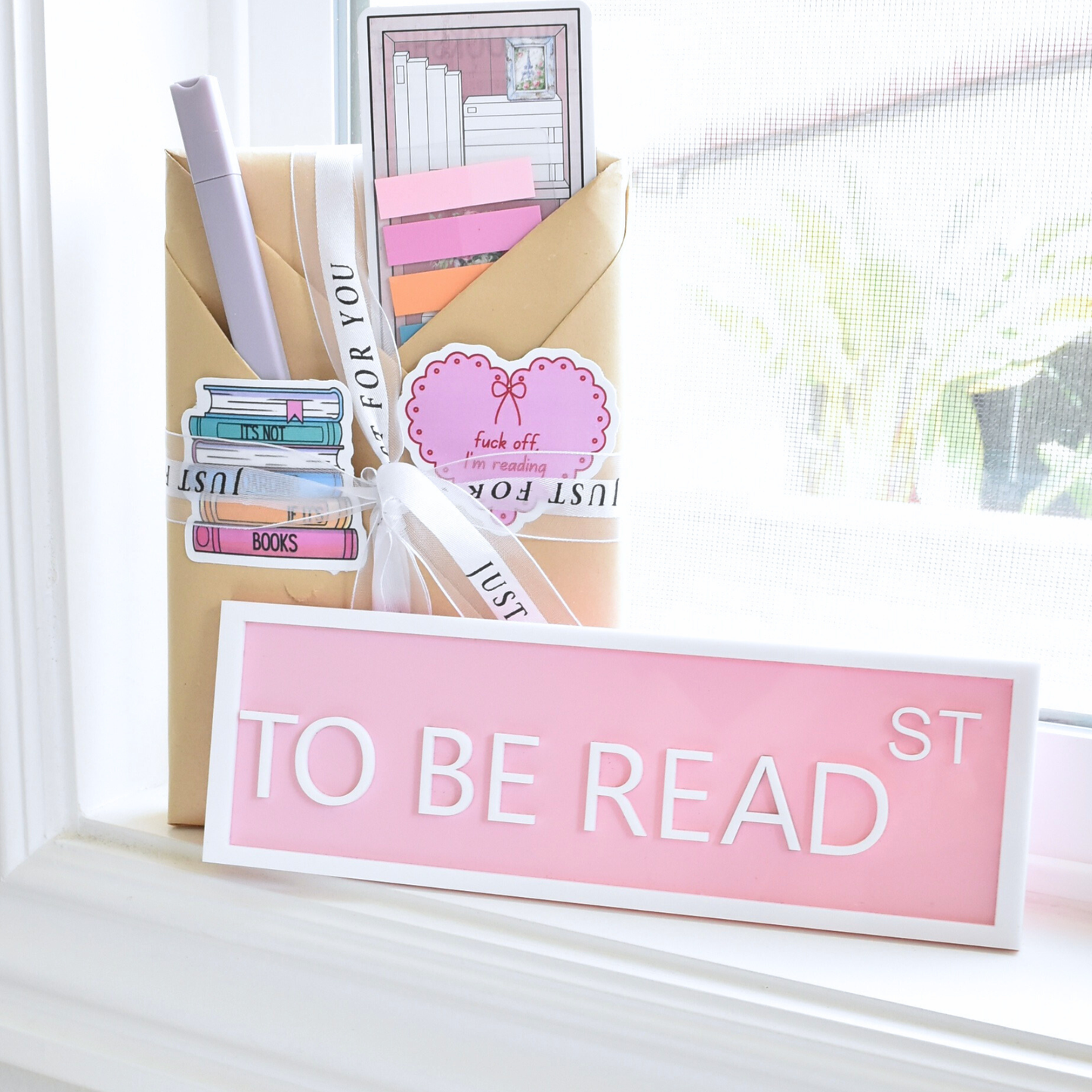 "TO BE READ” Shelf Sign Book Nook Decor Bookish Book Lover